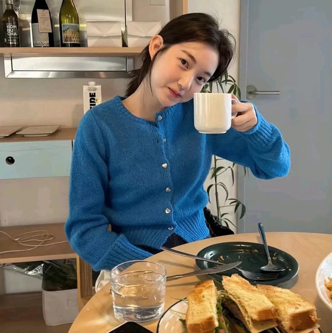 跟老板相亲后每天都在社死